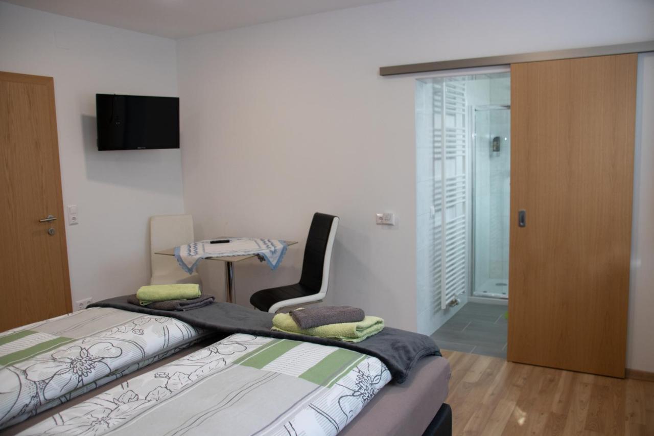 Die Schlafstube - Bed & Breakfast Zeltweg Exteriör bild