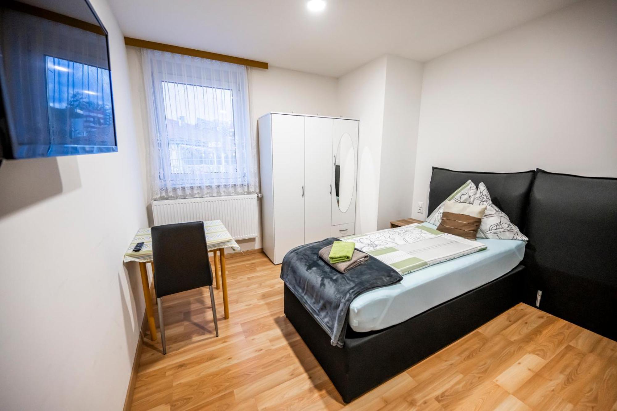 Die Schlafstube - Bed & Breakfast Zeltweg Exteriör bild