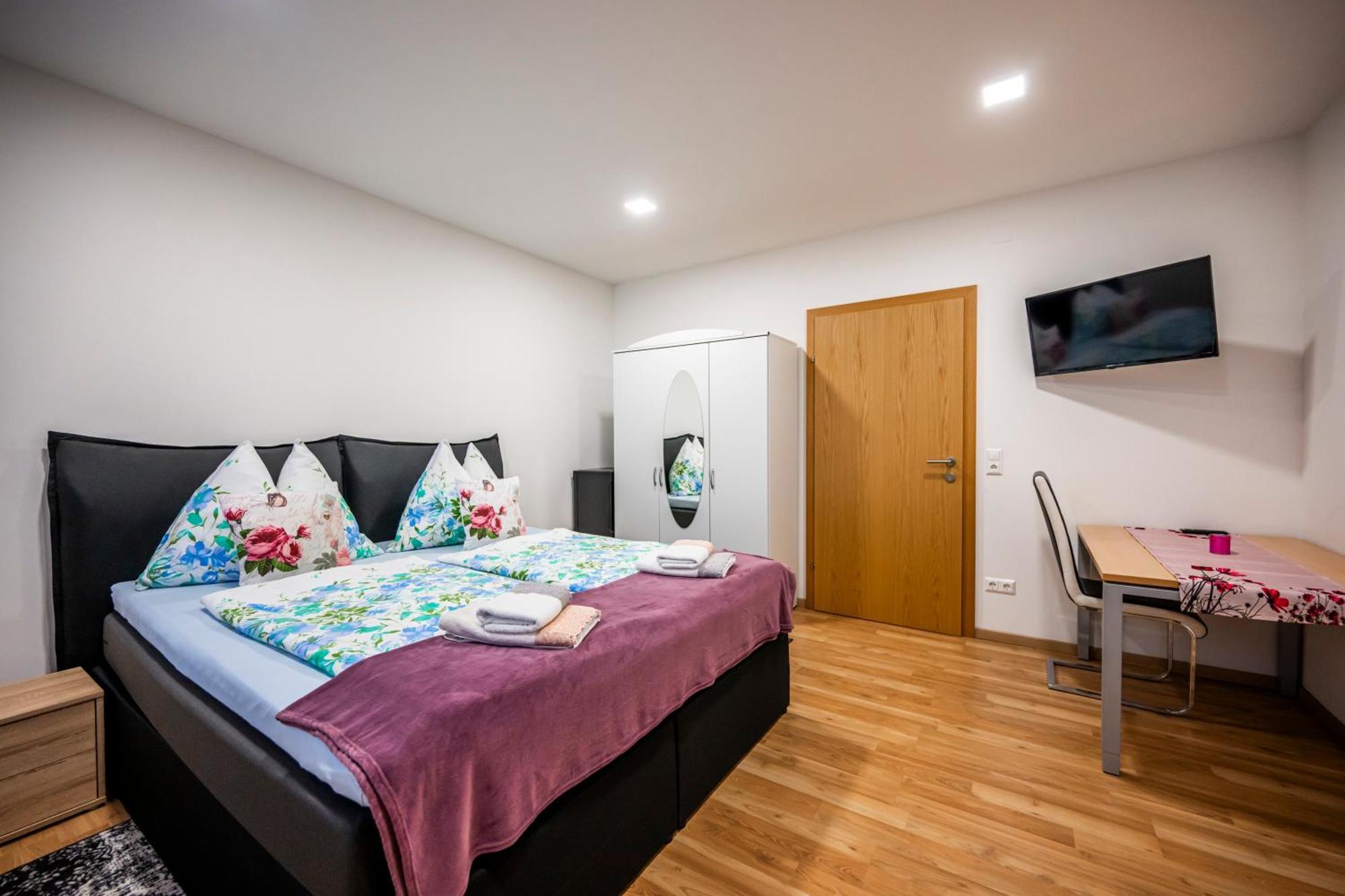 Die Schlafstube - Bed & Breakfast Zeltweg Exteriör bild