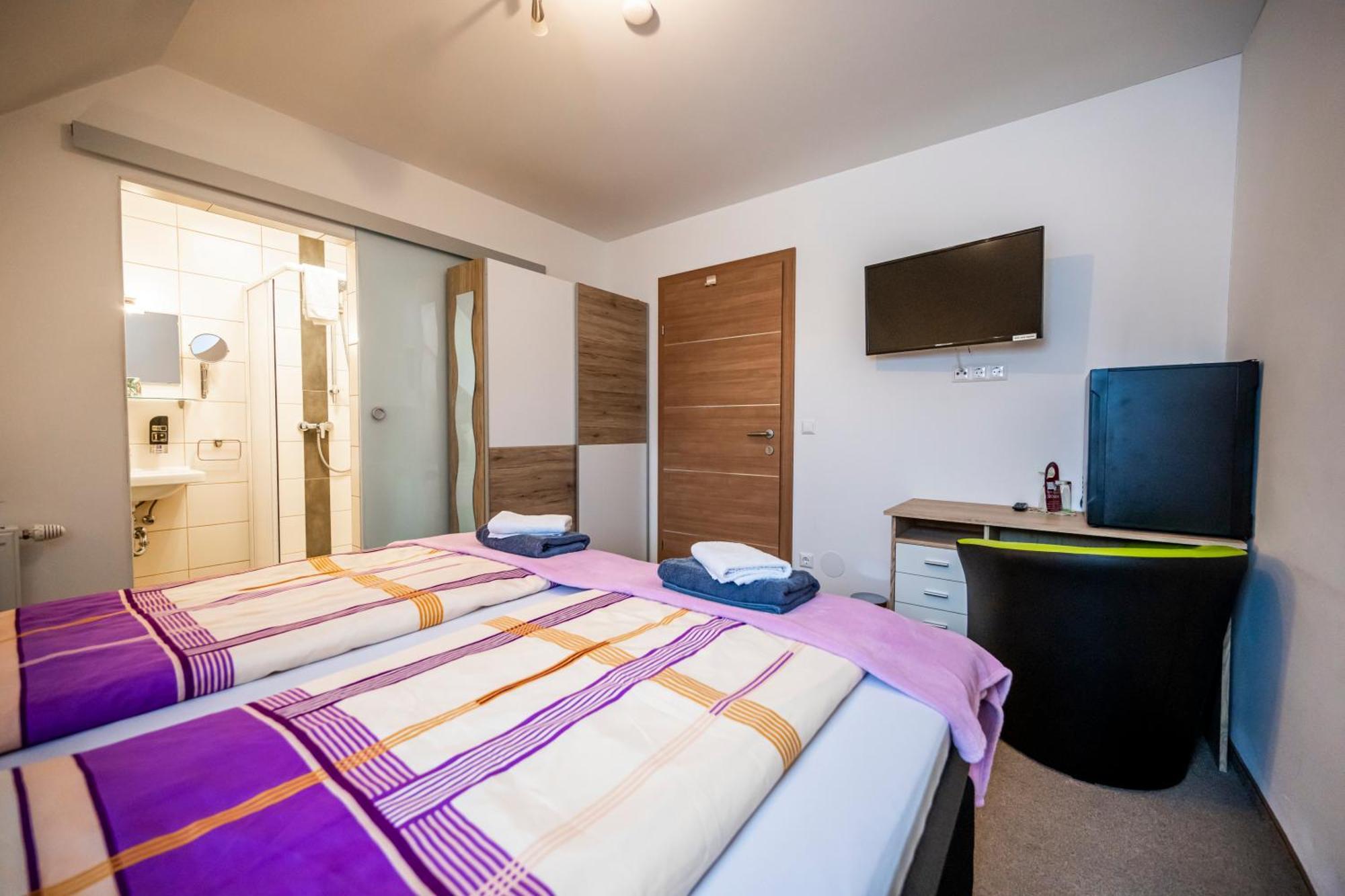 Die Schlafstube - Bed & Breakfast Zeltweg Exteriör bild