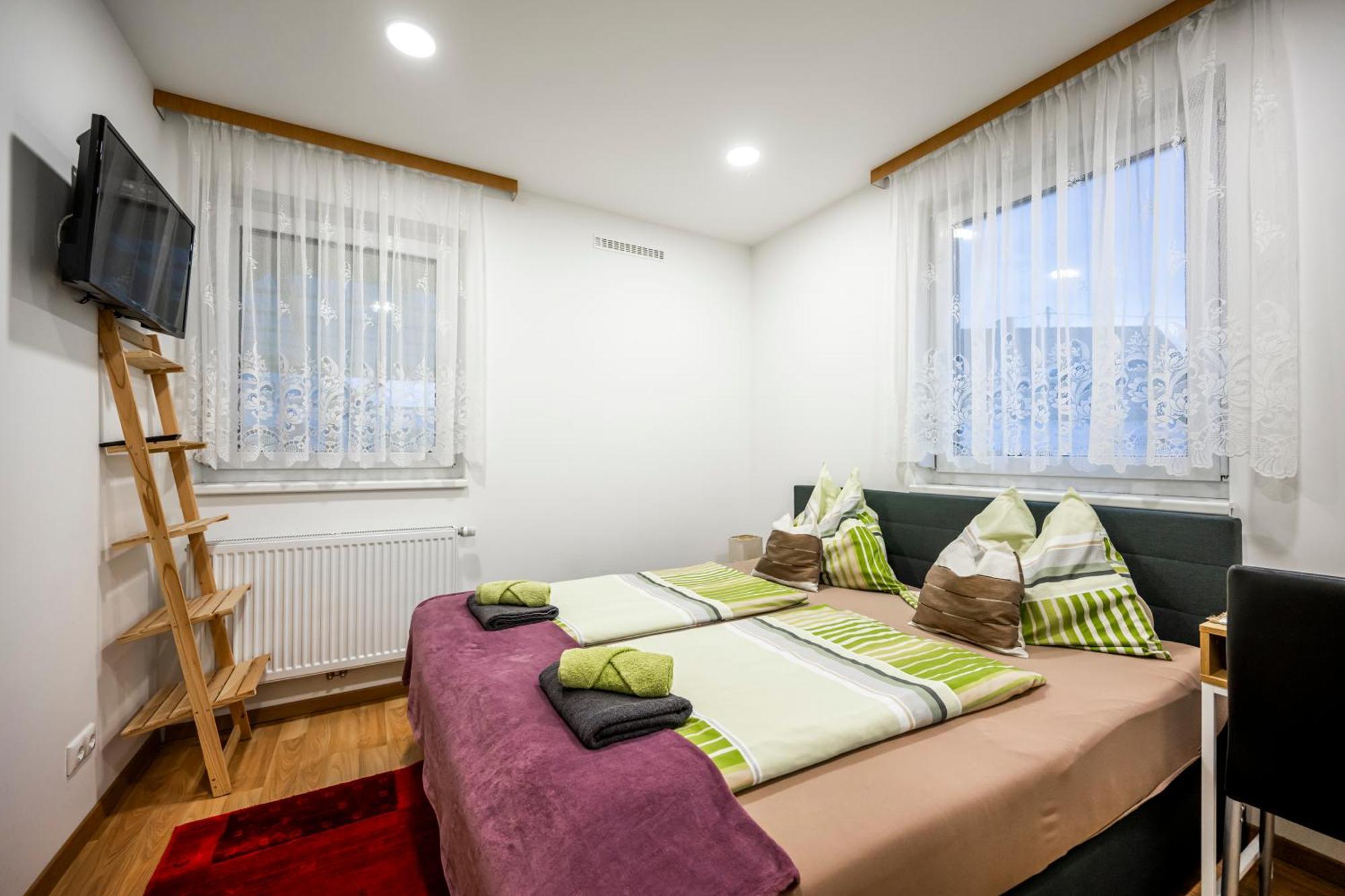 Die Schlafstube - Bed & Breakfast Zeltweg Exteriör bild