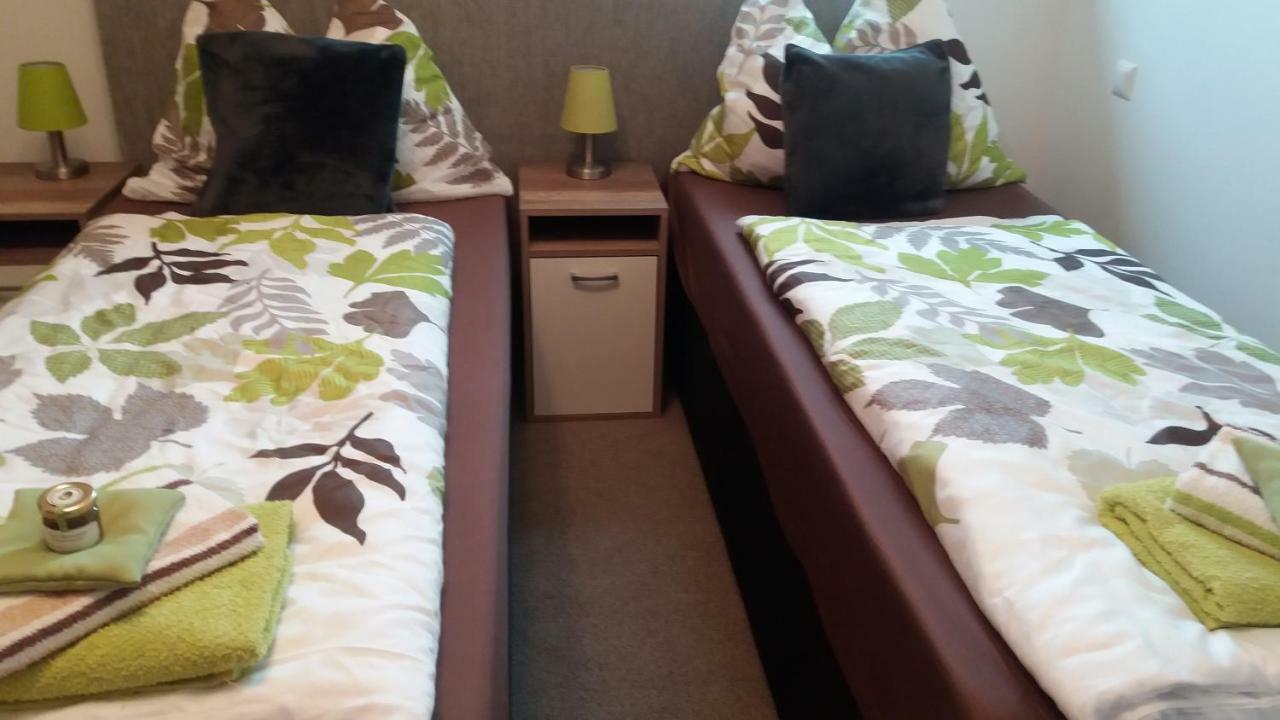 Die Schlafstube - Bed & Breakfast Zeltweg Exteriör bild
